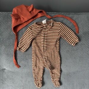 Kate Quinn Organic Cotton Striped Zipper Footie with Hat Size NB